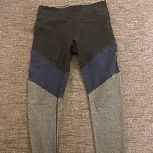 Outdoor Voices leggings size L